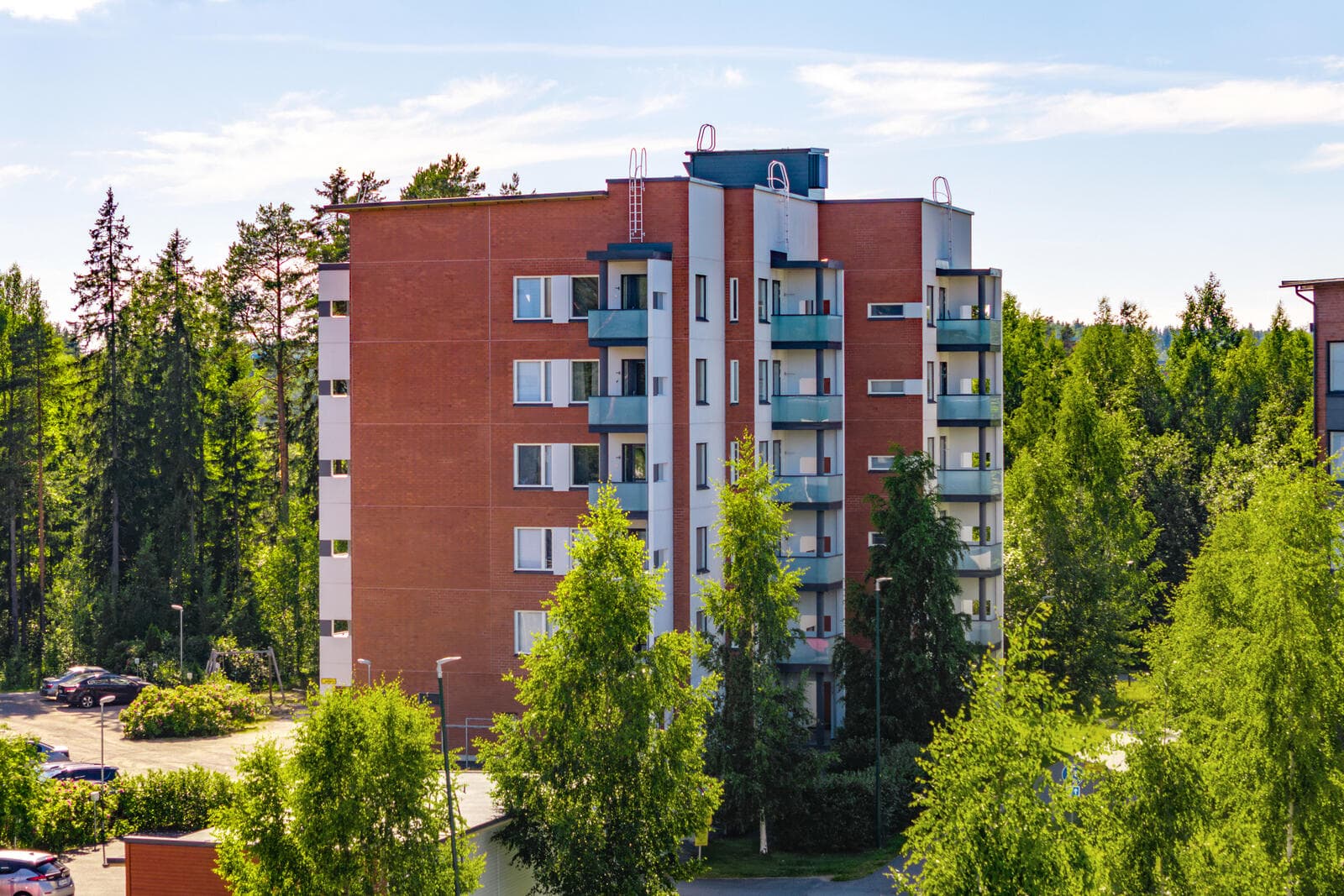 358698