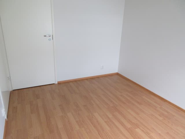 363730