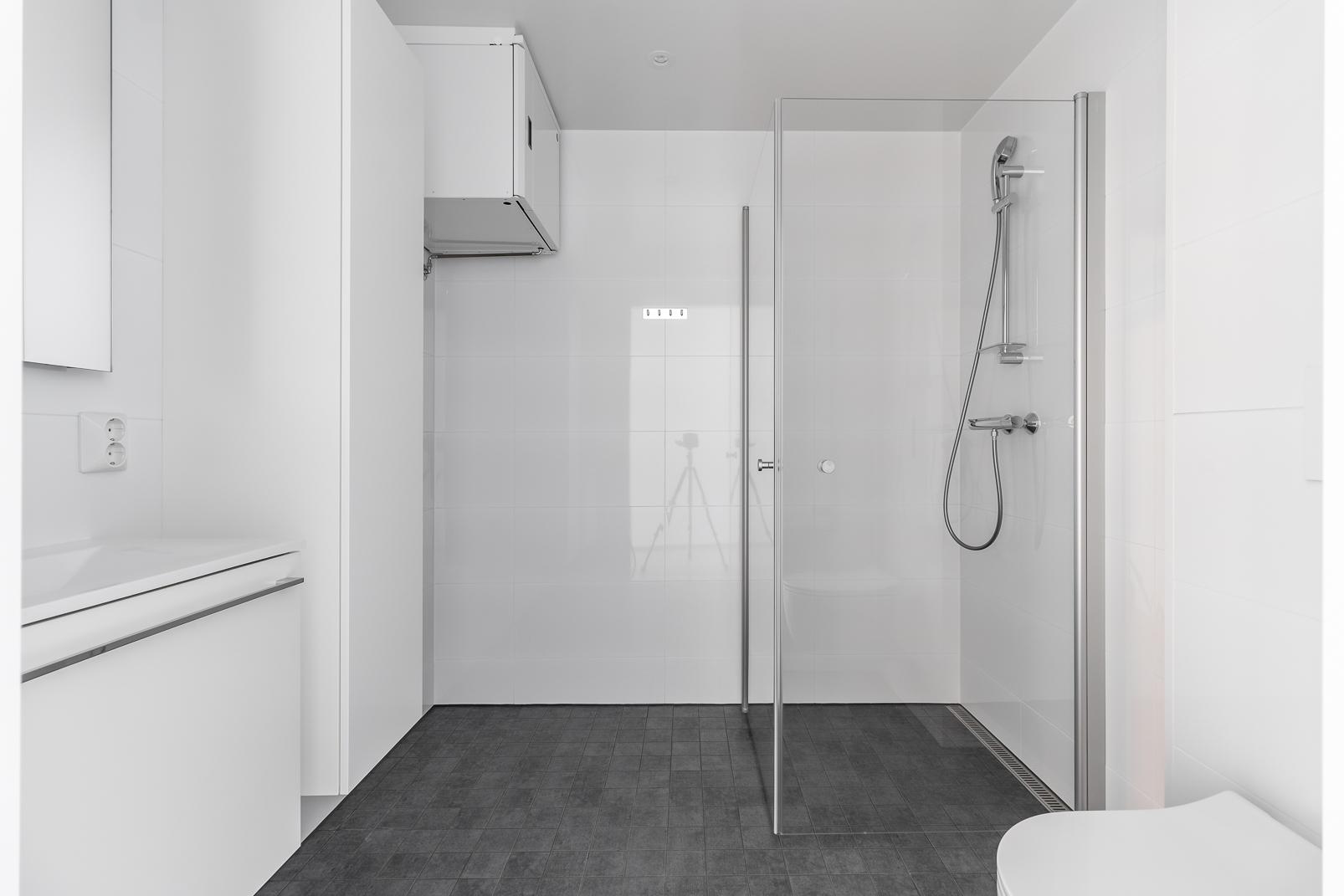 327500