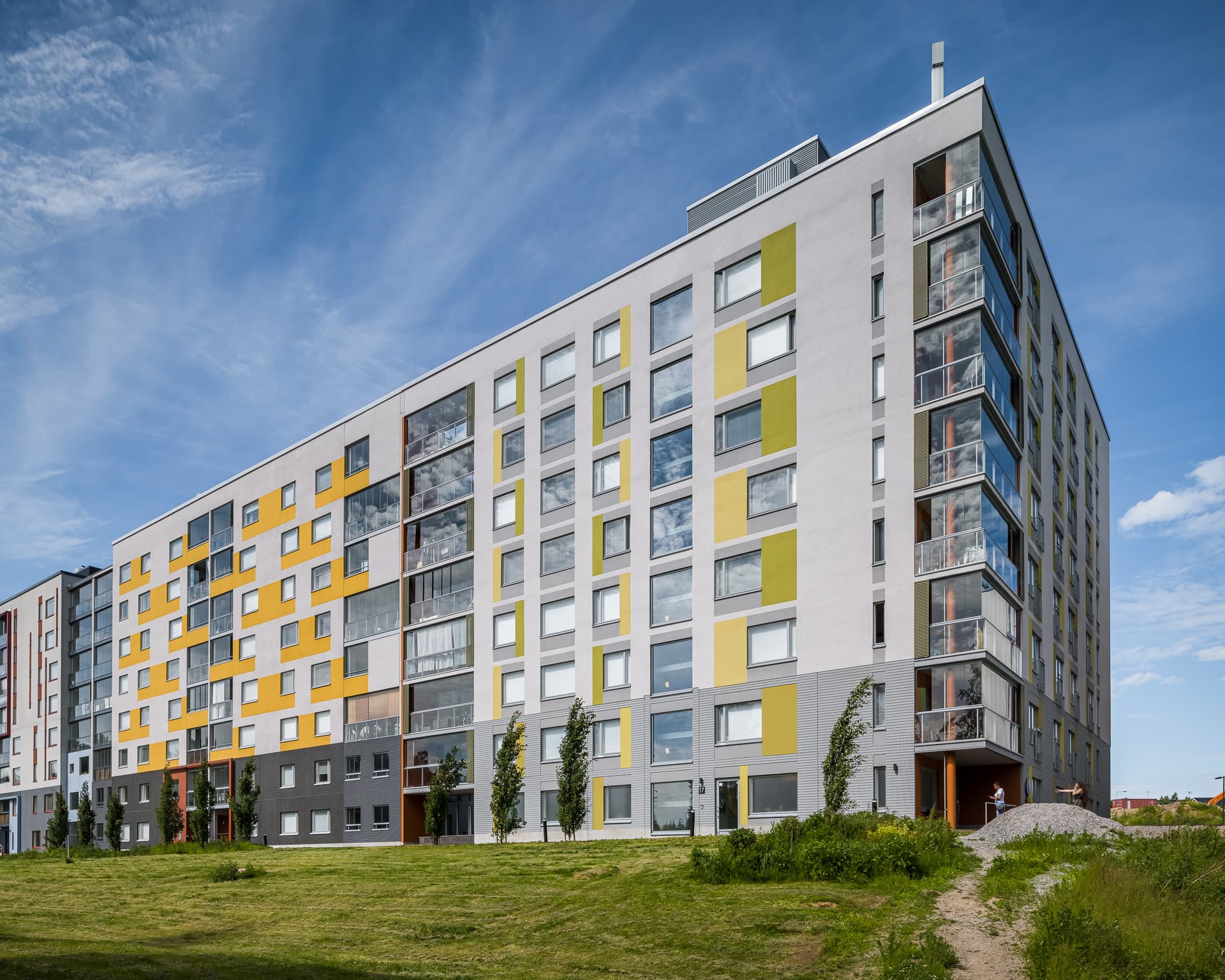 162244
