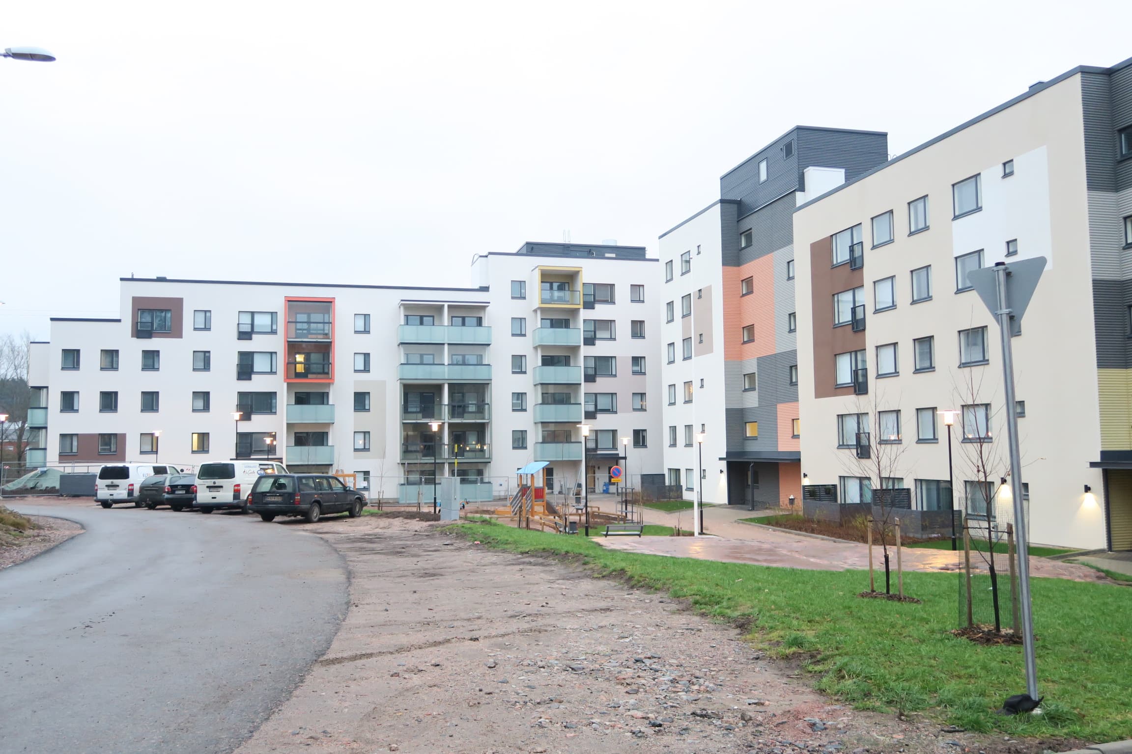 355353