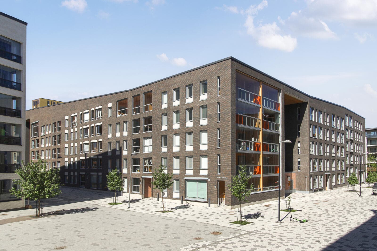 344071