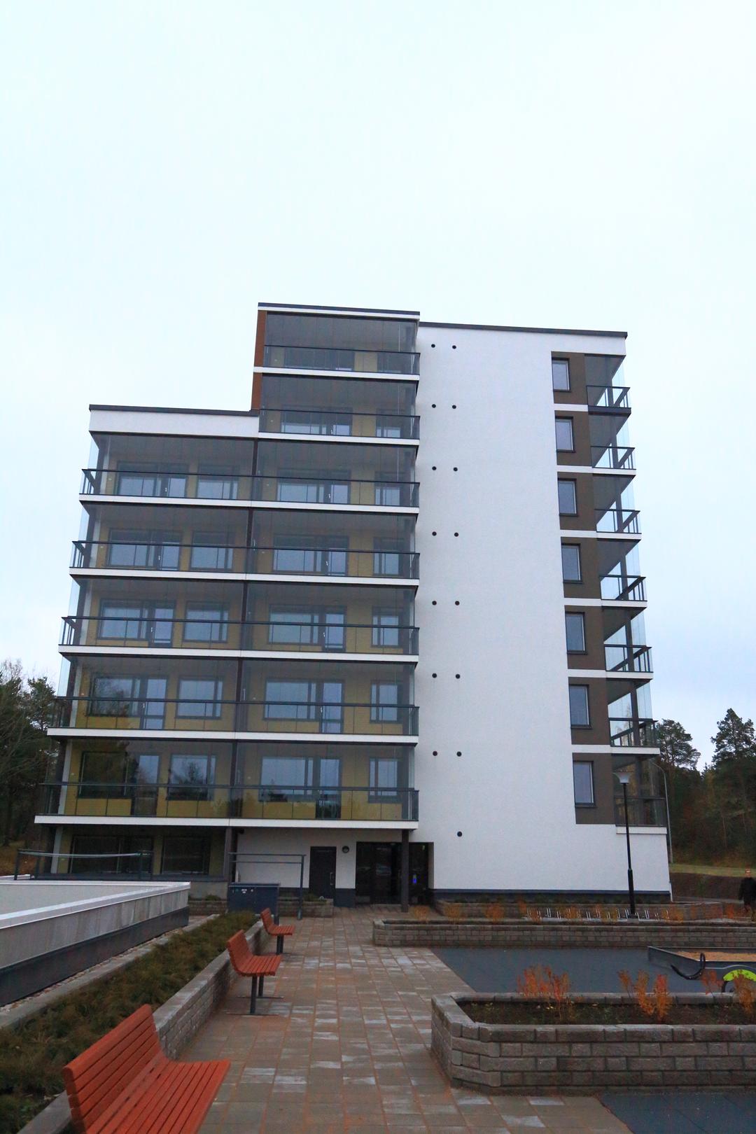 Turjantie 4 - Asunto Oy Turun Rakuunapuisto