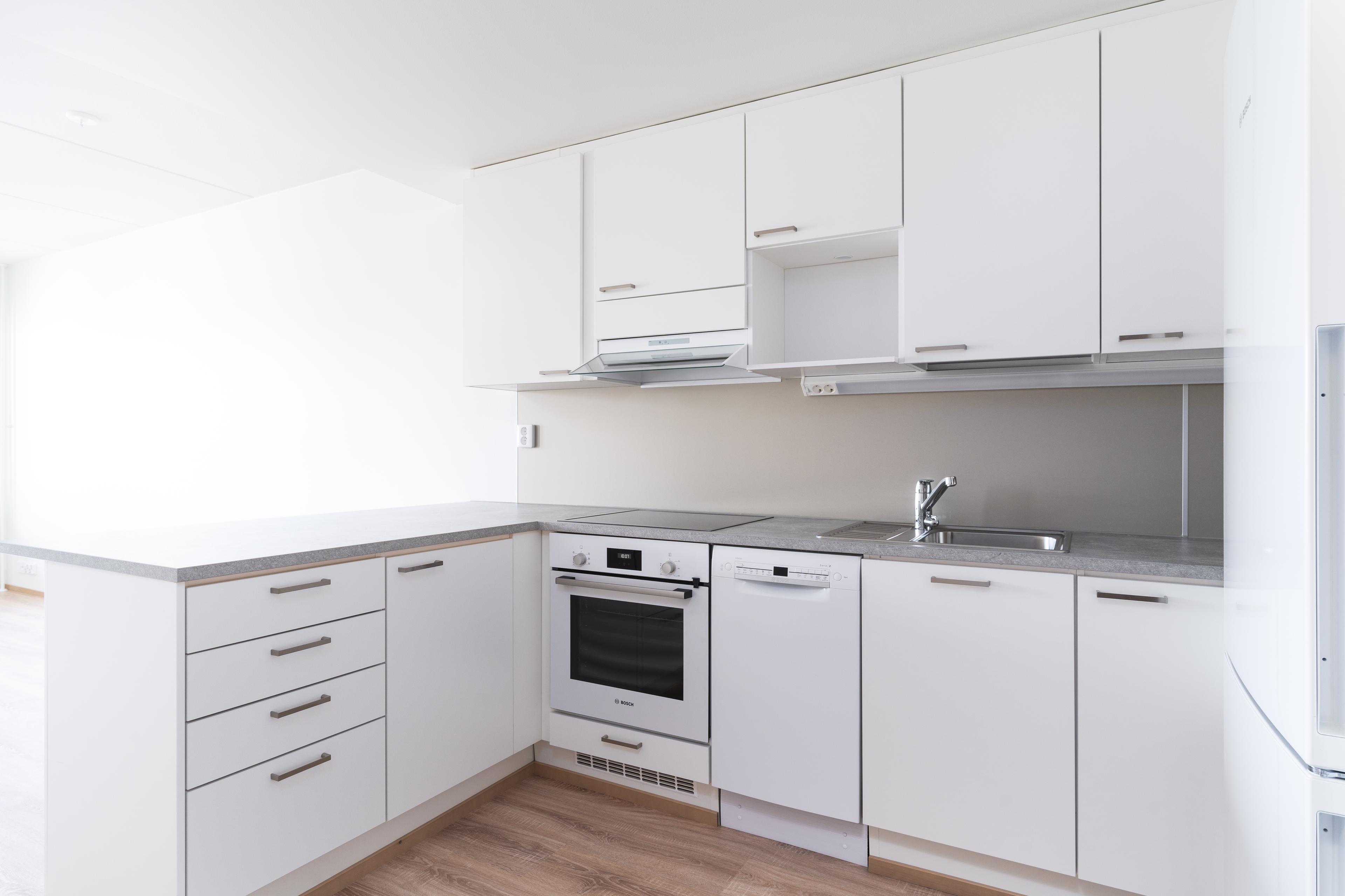 329231
