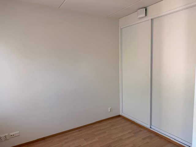 353904
