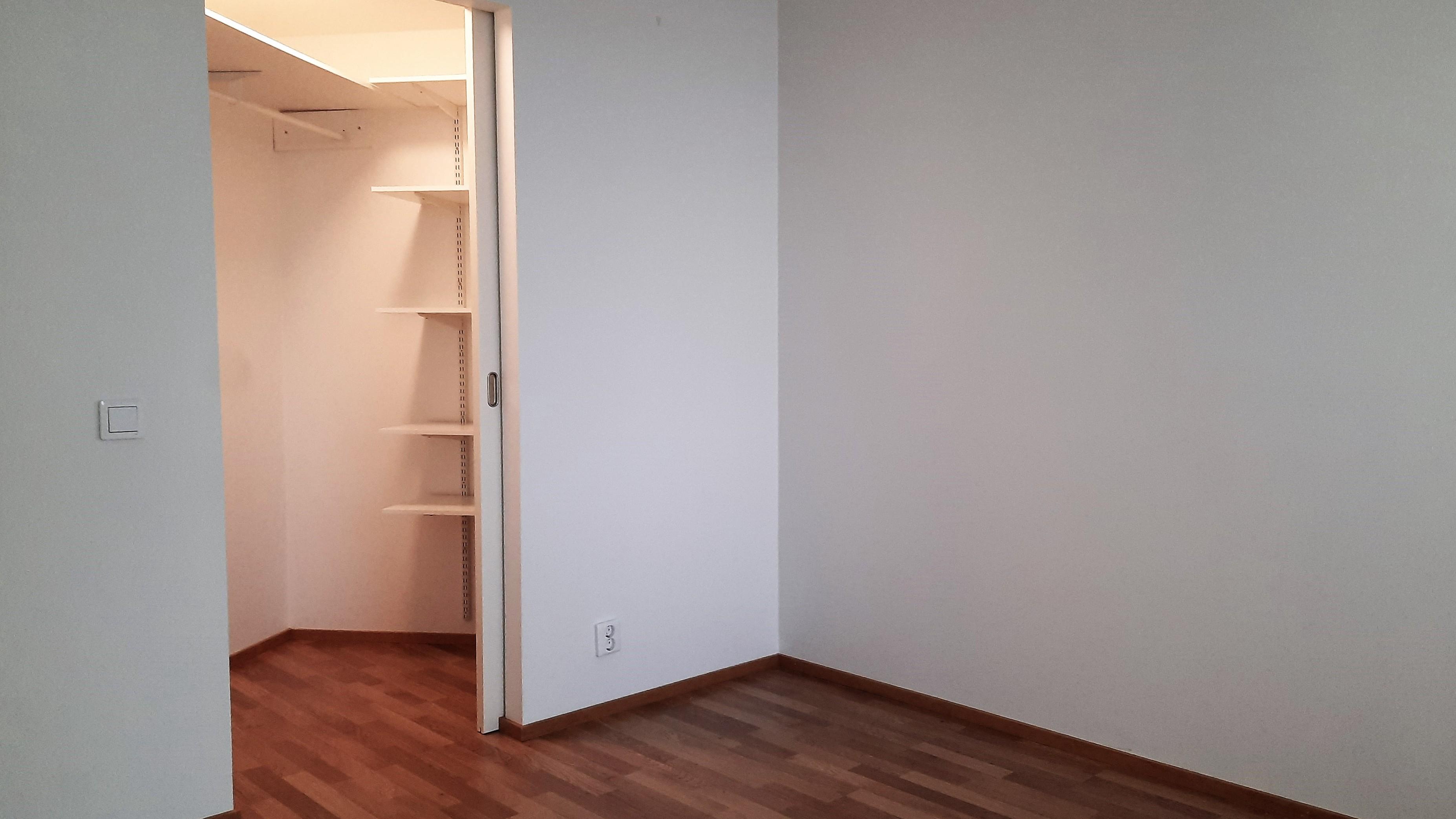 328718
