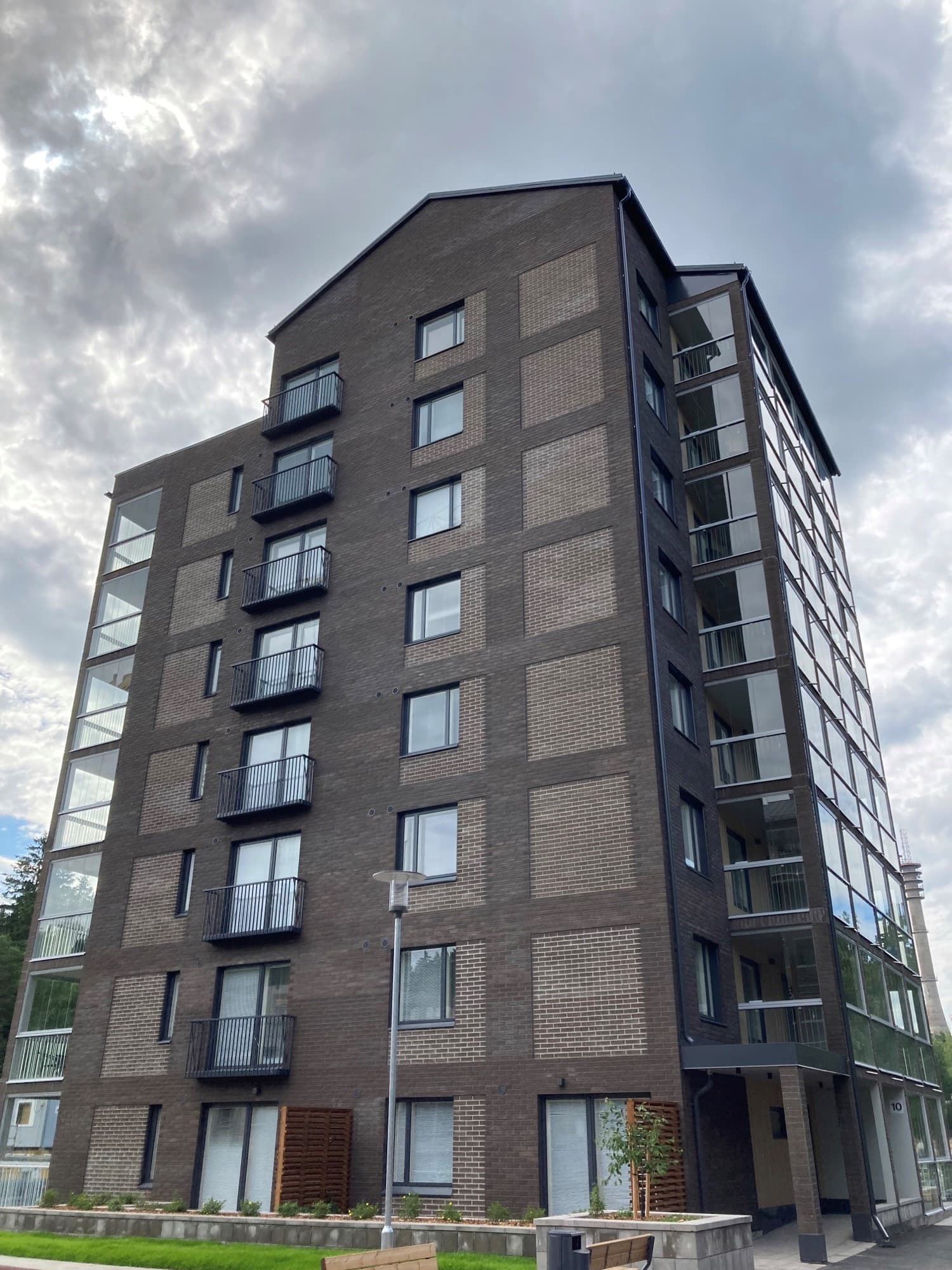 299987