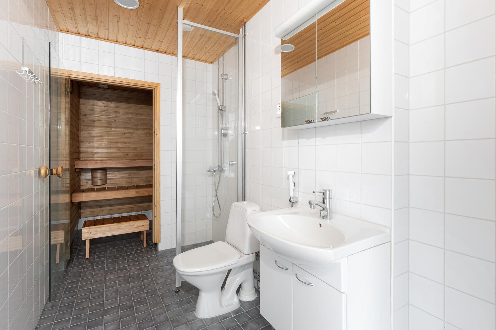 324723