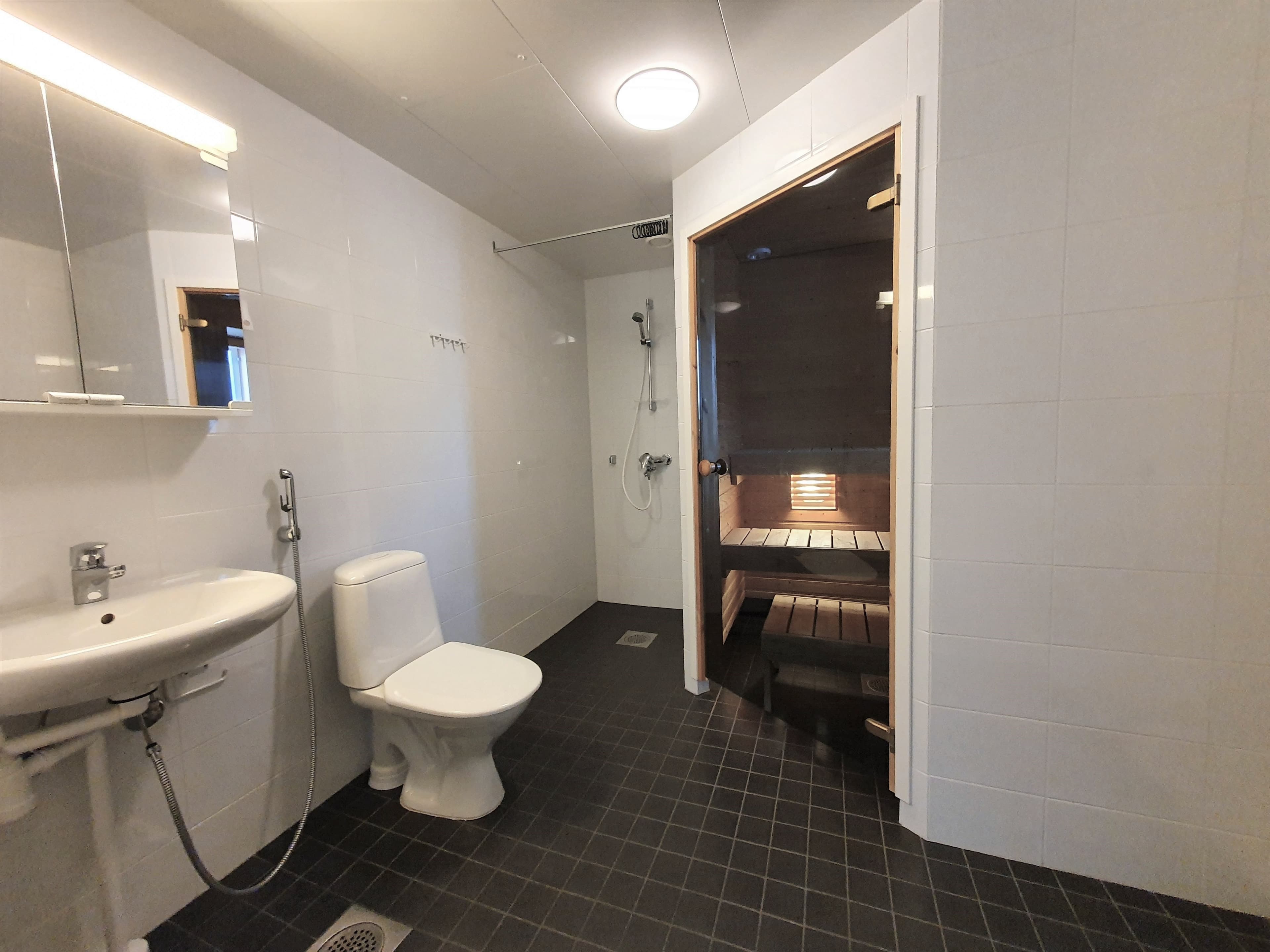 351724