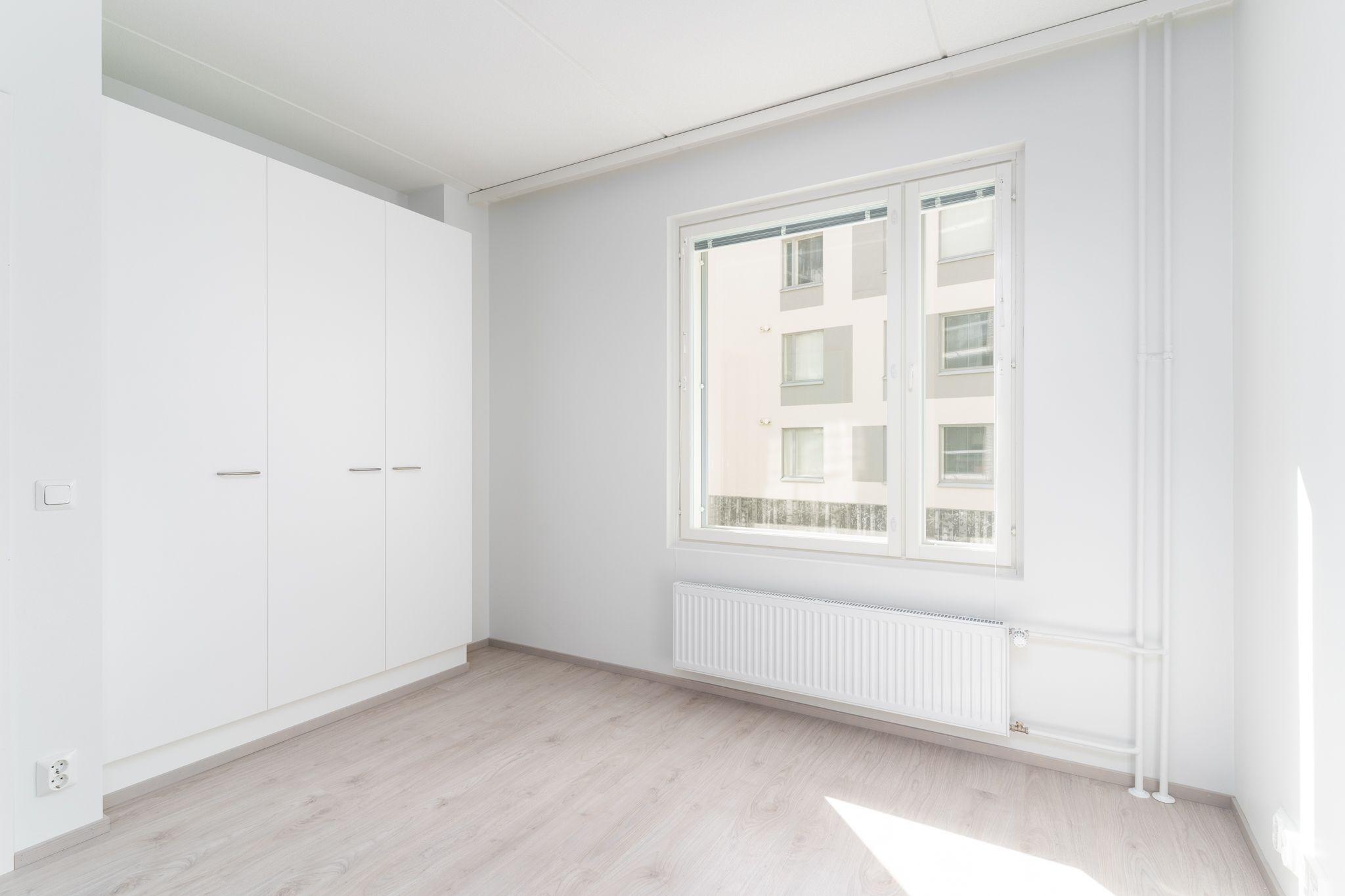 329409