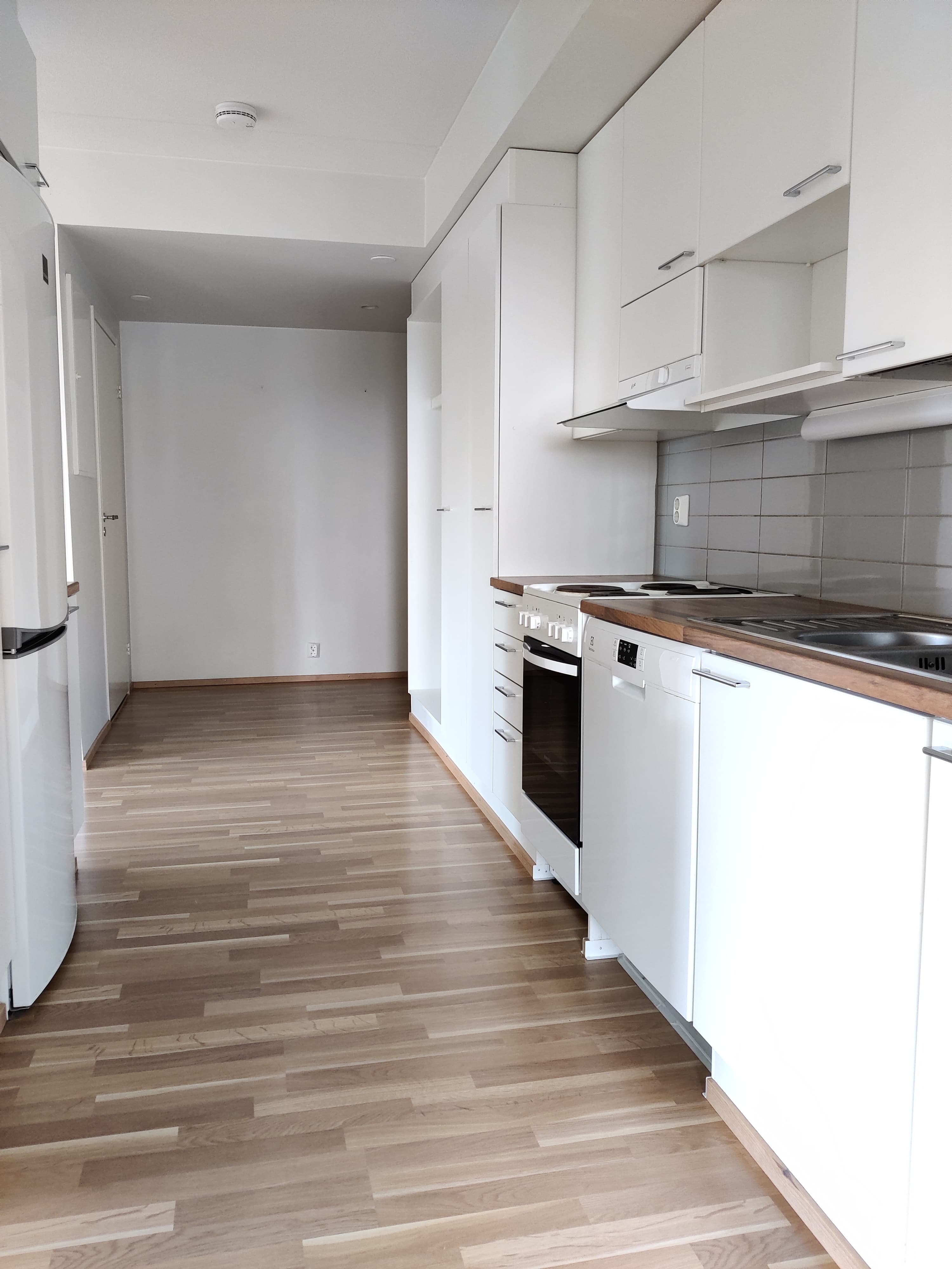 353770