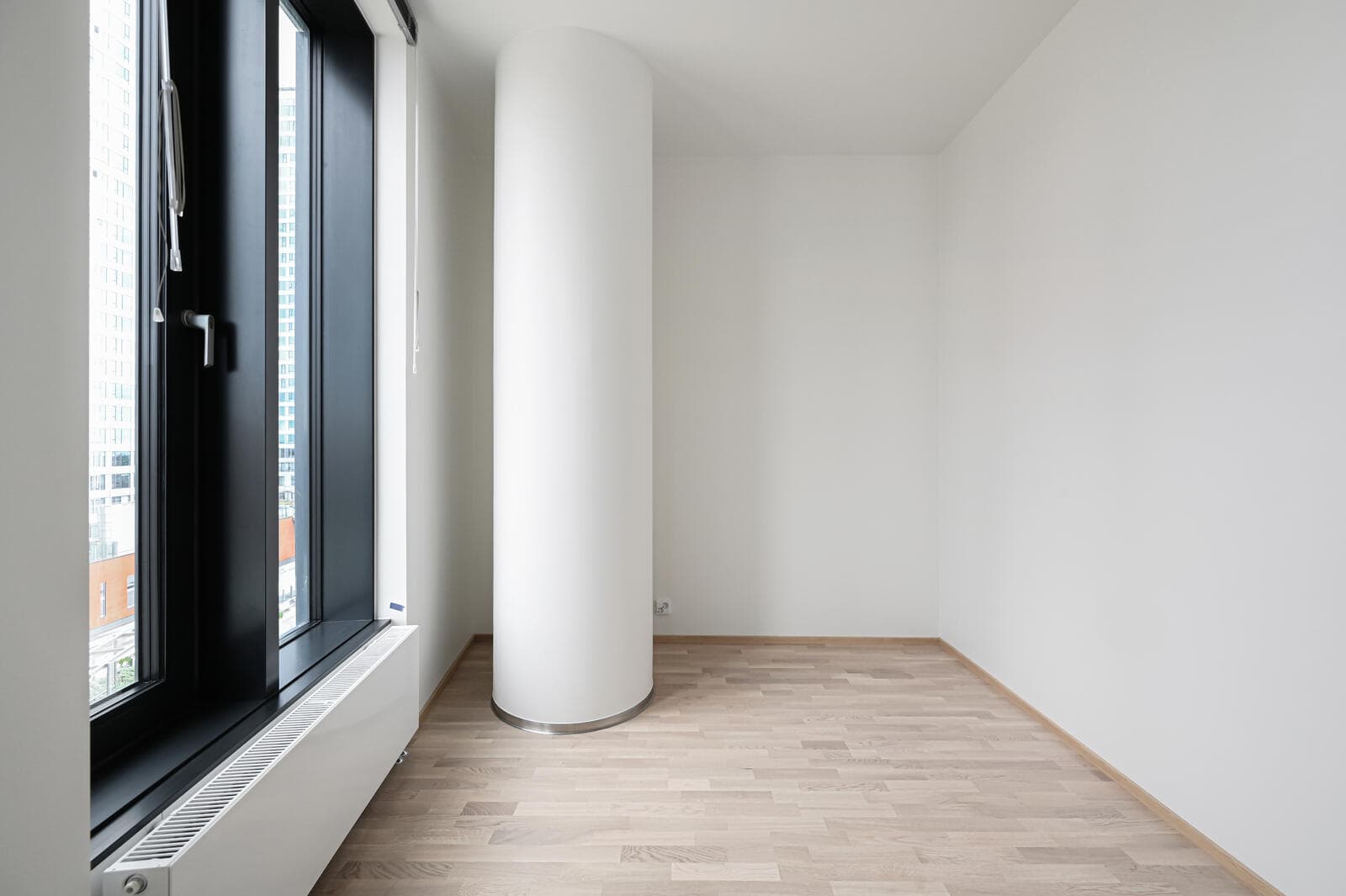 266371