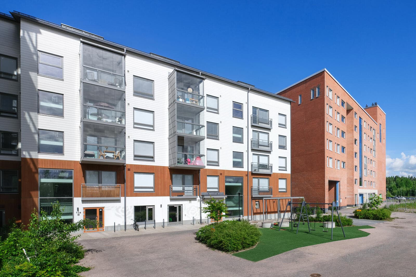348781