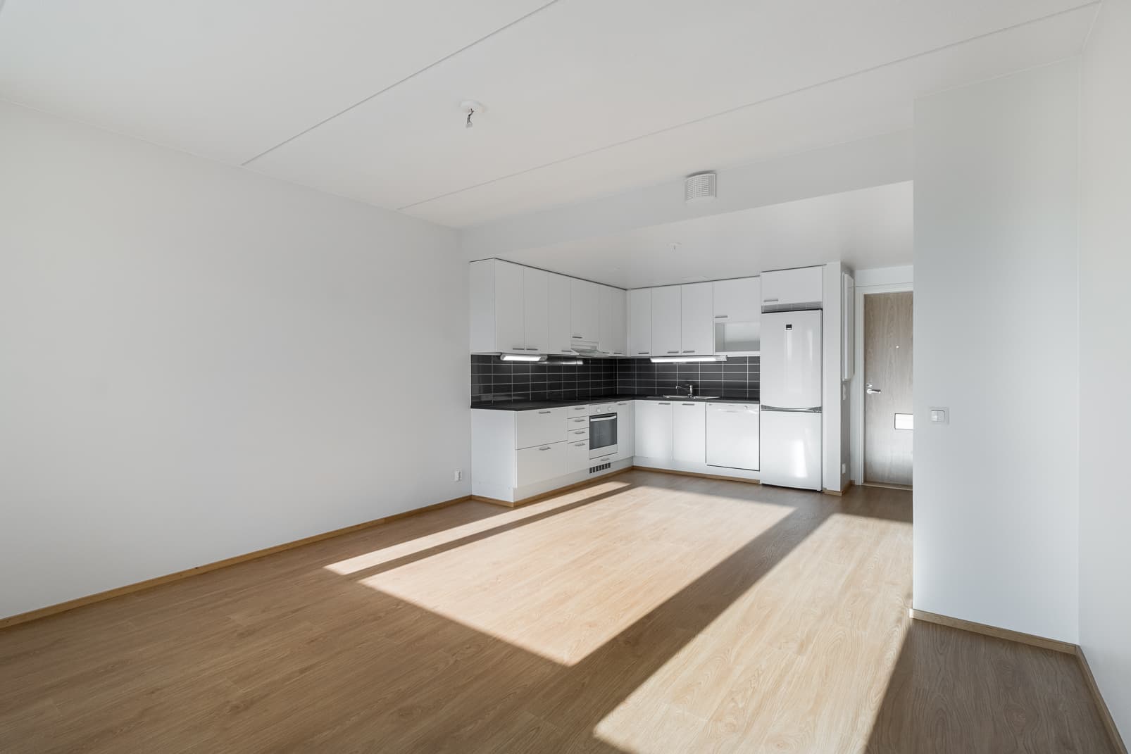 356697