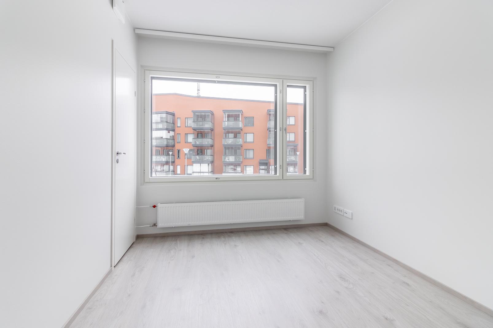 329384