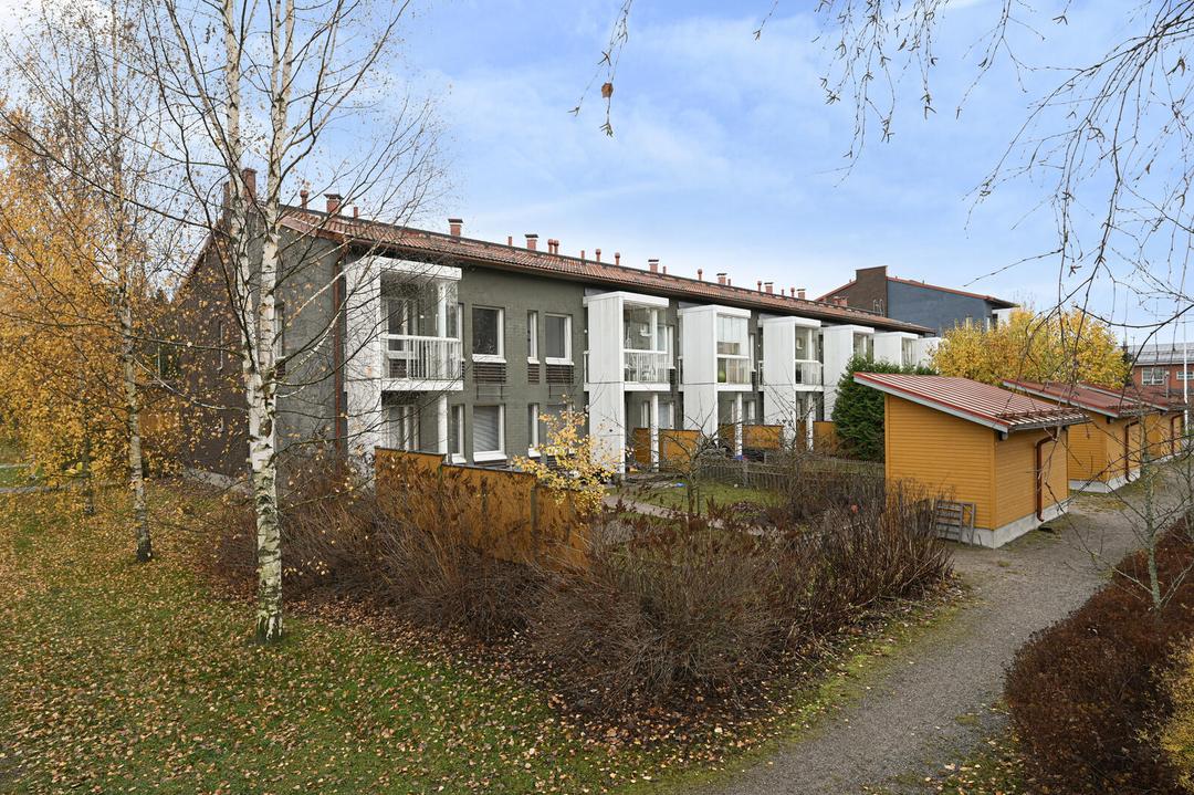 Hyökkäläntie 16 ja 20 - Asunto Oy Tuusulan Puistonvartija