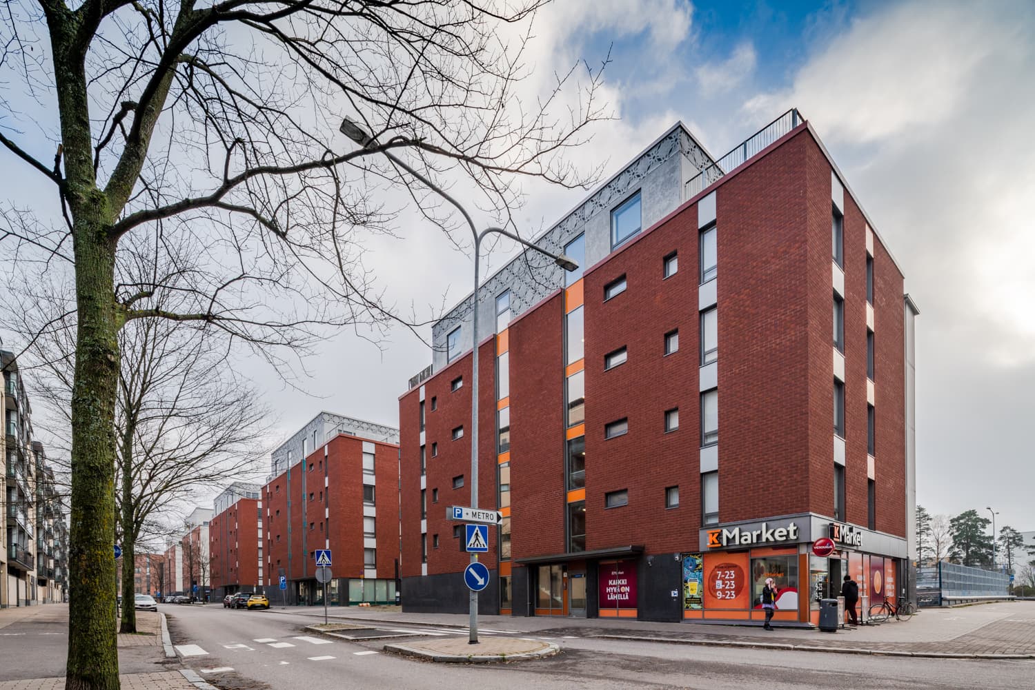 364604