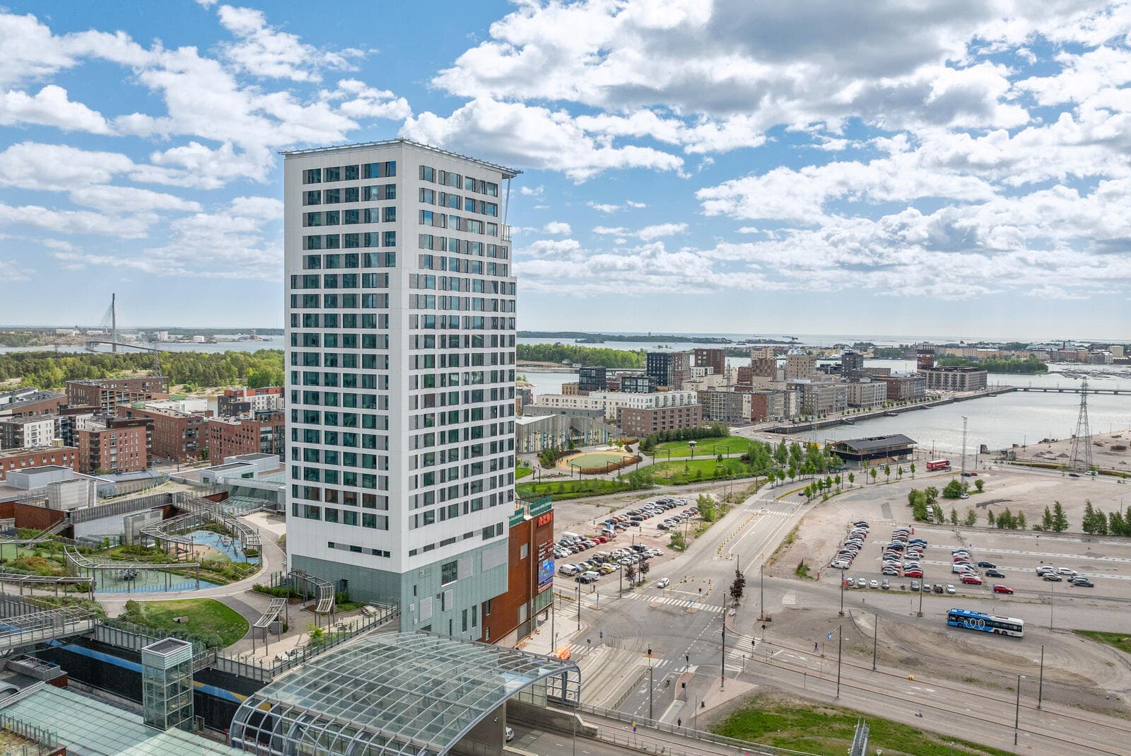 351291